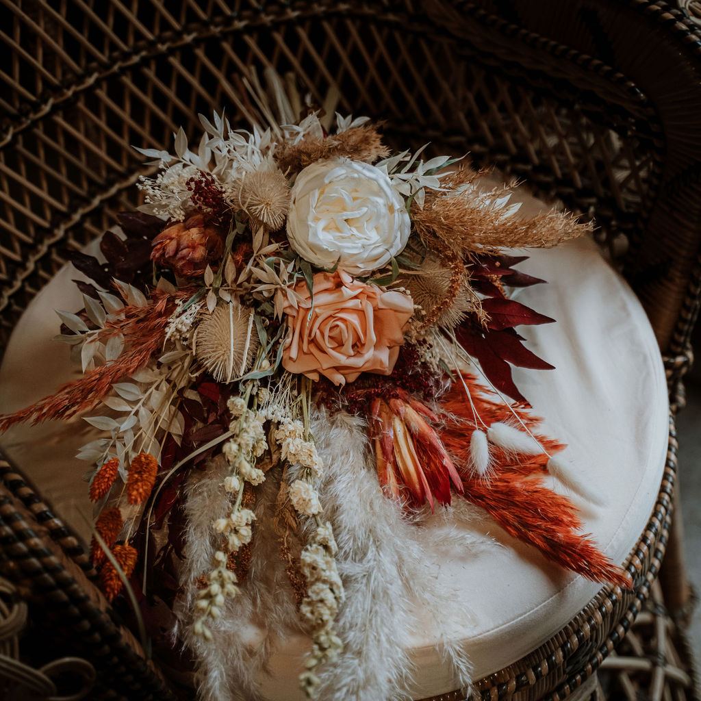 bruidsboeket online bestellen| bloemen bruiloft| bruidsboeket brabant| bruidsboeket tilburg| bruidsboeket kosten| bruiloft bloemen| magical flower| bruidsboeket belgie