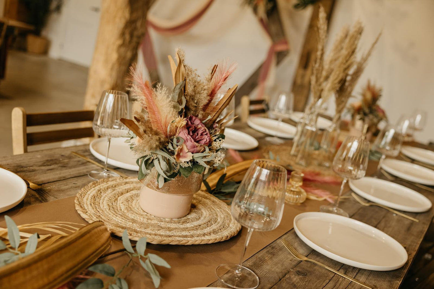 dineraankleding | aankleding diner bruiloft| bloemen huren tafel aankleding | zakelijk bloemen huren| bloemenstyling zakendiner| Magical Flower