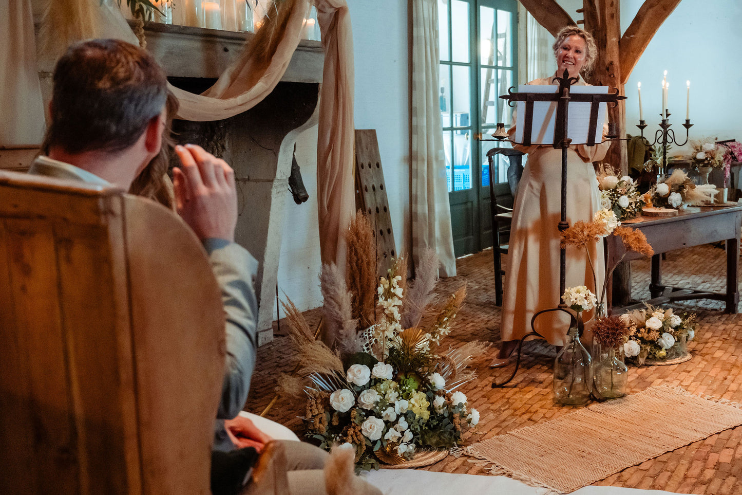 zijdebloemen huren bruiloft| bloemenboog huren bruiloft| luxe bloemen bruiloft| bruidsbloemen brabant| bloemen bruiloft eindhoven| mooie bruidsbloemen| bohemian bruiloft inspiratie|bloemenstyling bruiloft brabant|bruidsbloem styliste| bruidsboeket online bestellen|magical flower