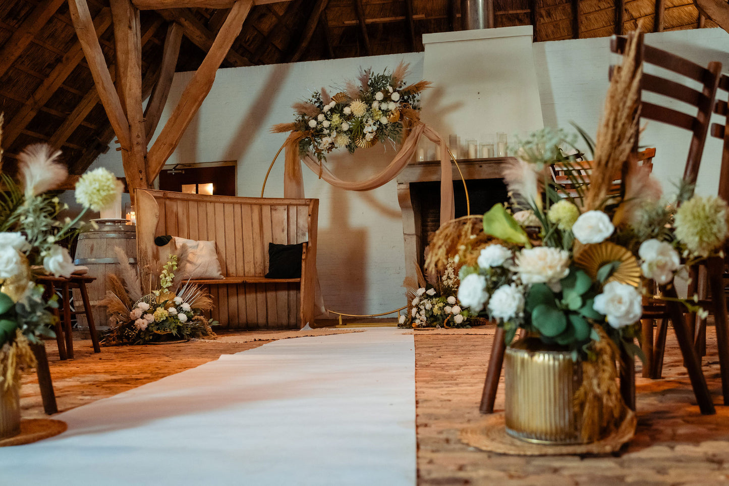 zijdebloemen huren bruiloft| bloemenboog huren bruiloft| luxe bloemen bruiloft| bruidsbloemen brabant| bloemen bruiloft eindhoven| mooie bruidsbloemen| bohemian bruiloft inspiratie|bloemenstyling bruiloft brabant|bruidsbloem styliste| bruidsboeket online bestellen|magical flower