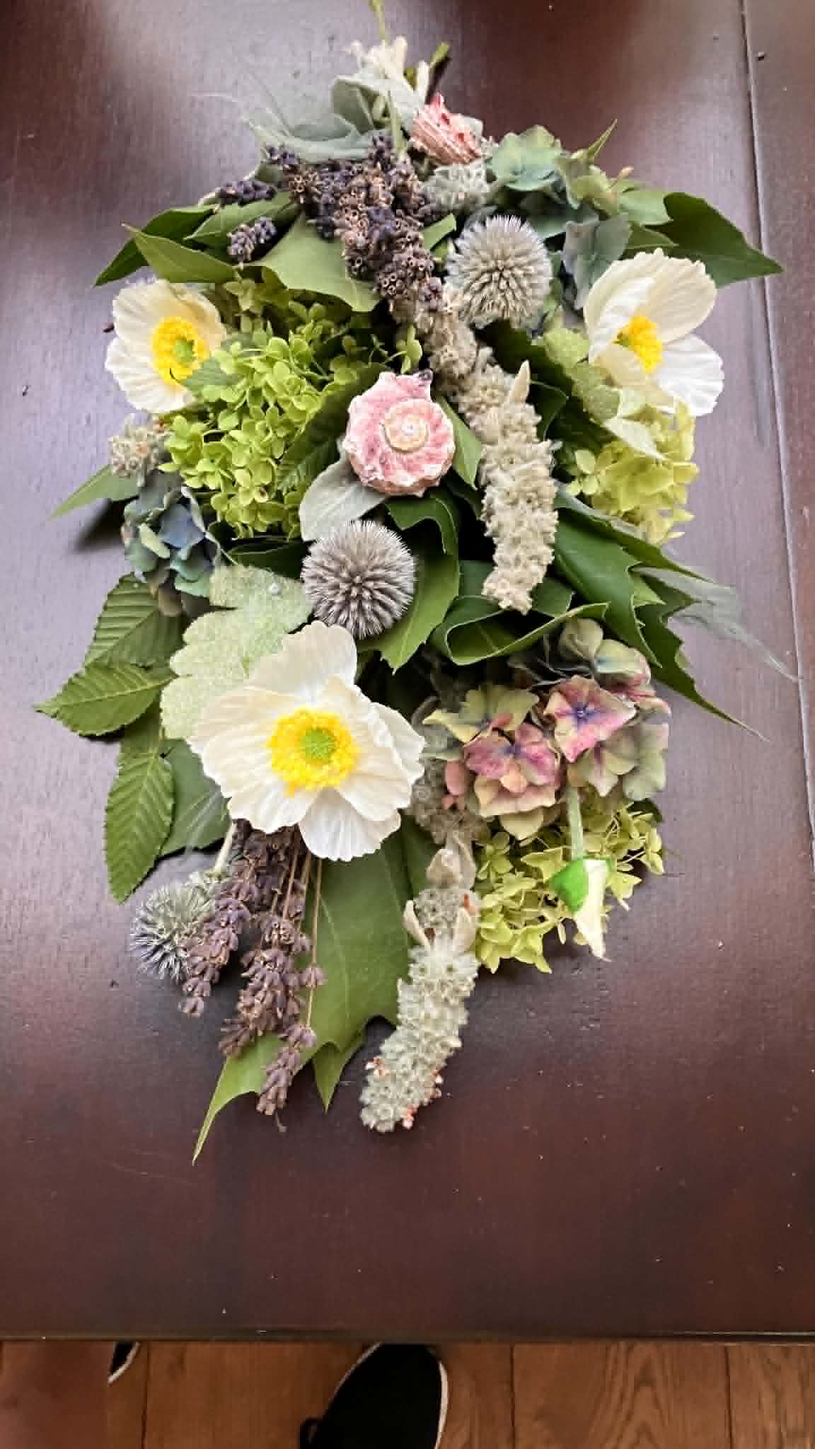 landelijke toef maken| workshop bloemschikken| Bloemschikken pelt| Bloemschikworkshop België| workshop bloemschikken eindhoven| vriendinnendag inspiratie |DIY bloemschikpakket |Magical Flower