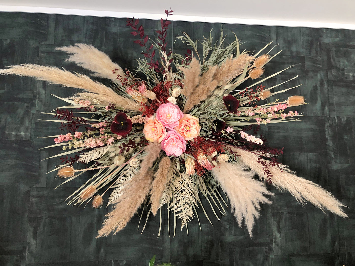 backdrop| flowercloud |bruidsversiering| bruiloft bloemen| droogbloemen bruiloft| wat kost een bruidsboeket| bloemen wolk bestellen| wand versiering bruiloft |bruidsversiering |droogbloemen huwelijk| droogbloemen bruiloft |magical flower