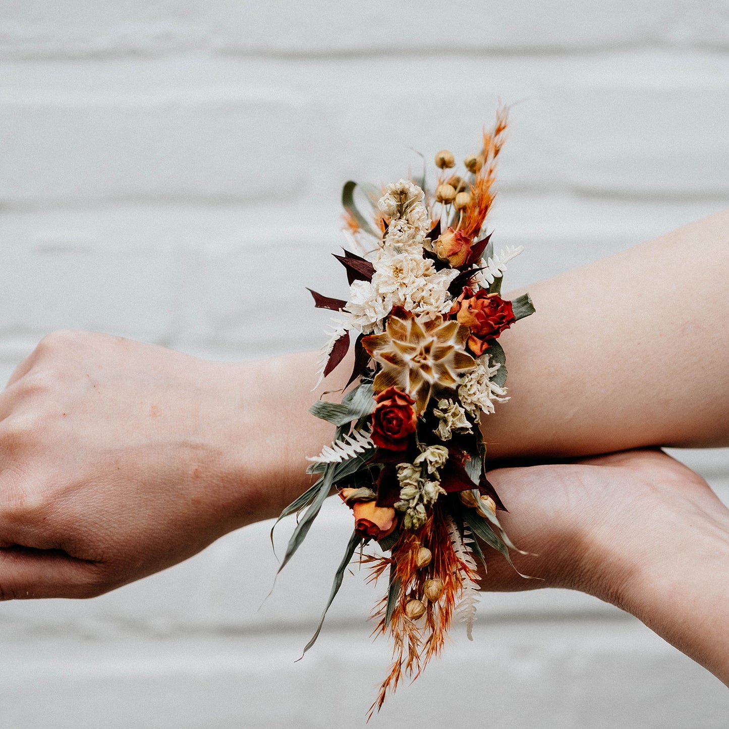 bohemian wedding|boho bruiloft|polscorsage droogbloemen| corsage van droogbloemen| bloemen corsage droogbloemen|bruids pols corsage| bruidsboeket droogbloemen| droogboeket bruiloft| bloemen bruiloft | bohemian bloemen | droogbloemen versiering bruiloft|bruidsbloemen bestellen |Magical Flower