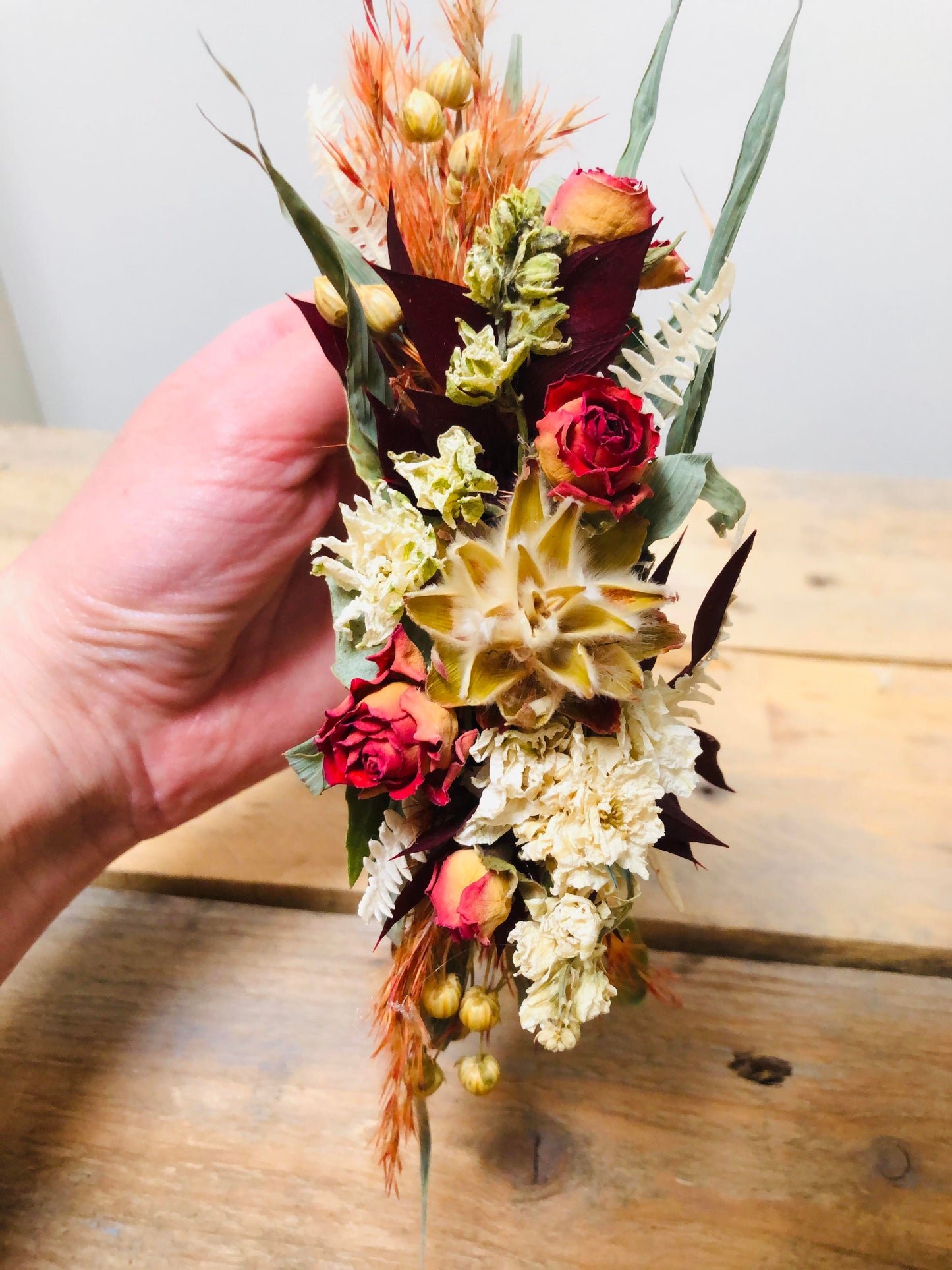 bohemian wedding|boho bruiloft|polscorsage droogbloemen| corsage van droogbloemen| bloemen corsage droogbloemen|bruids pols corsage| bruidsboeket droogbloemen| droogboeket bruiloft| bloemen bruiloft | bohemian bloemen | droogbloemen versiering bruiloft|bruidsbloemen bestellen |Magical Flower