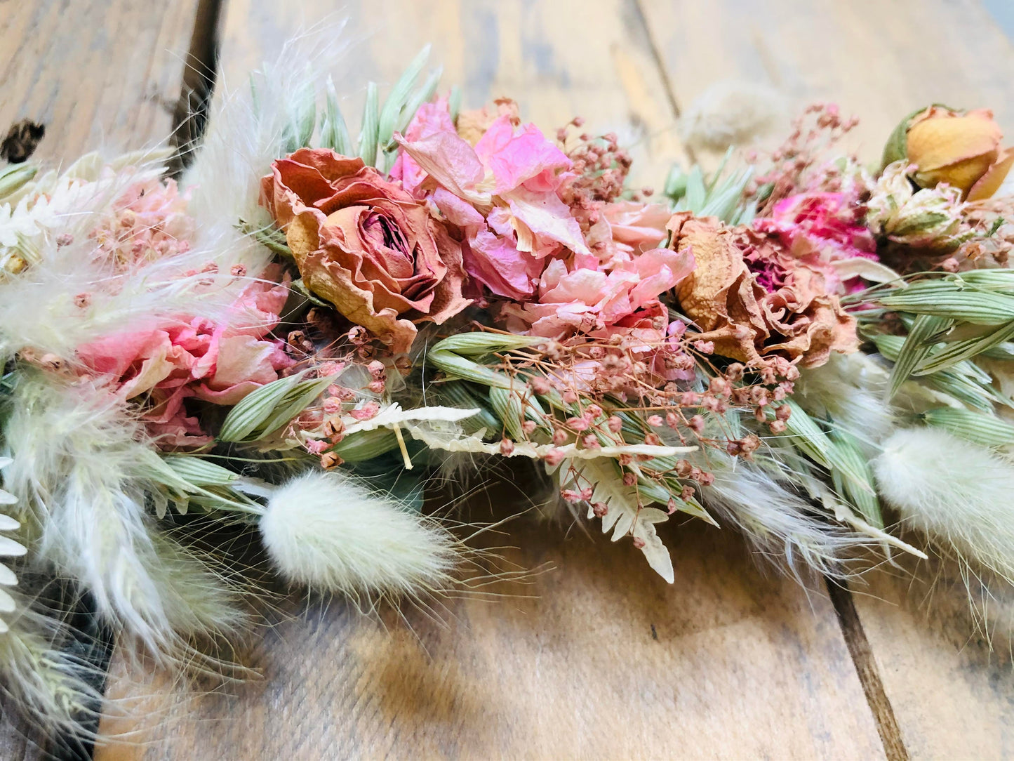 haarversiering|bruiloft|trouwdecoratie| haarcorsage|haardiadeem| droogbloemen in haar|bruidskapsel met droogbloemen versiering|versiering droogbloemen in haar|bloemen in haar bruiloft|droogbloemen in haar| haarspeldje bloemen| trouwinspiratie| bruidsversiering| bruid|trouwen|boho bruiloft|bohemian wedding |droogbloemen webshop|magical flower Budel-Schoot
