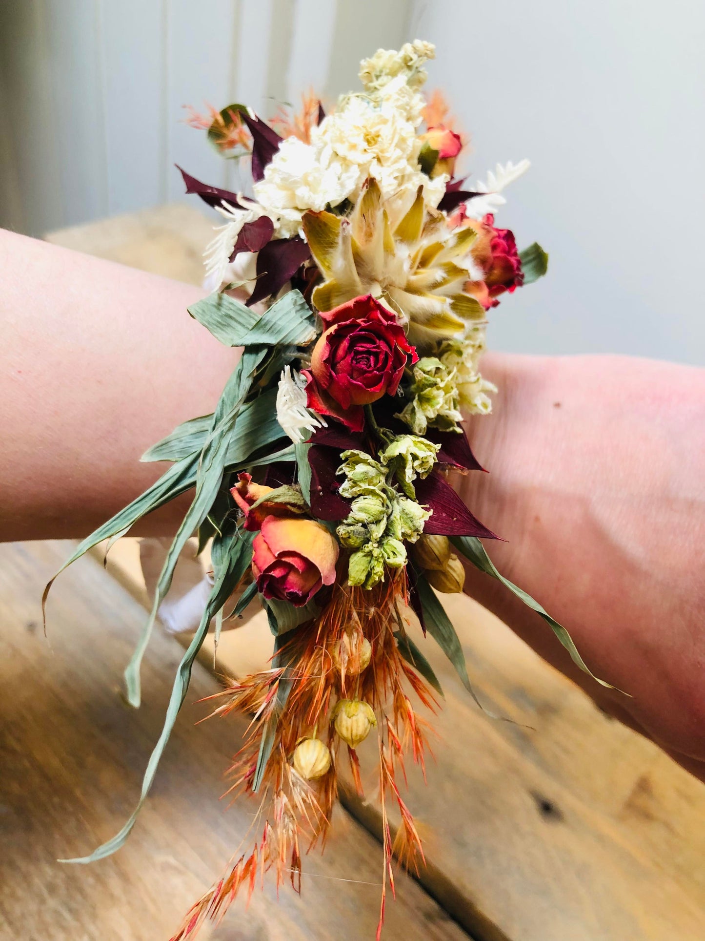bohemian wedding|boho bruiloft|polscorsage droogbloemen| corsage van droogbloemen| bloemen corsage droogbloemen|bruids pols corsage| bruidsboeket droogbloemen| droogboeket bruiloft| bloemen bruiloft | bohemian bloemen | droogbloemen versiering bruiloft|bruidsbloemen bestellen |Magical Flower