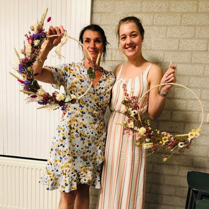 bachelorette box|vrijgezellenfeest activiteit| bloemschikken met personeel|personeelsuitje| diy voor groepen| familie uitje|vrijgezellenfeest | uitje eindhoven| goedkoop vrijgezellenfeest activiteit