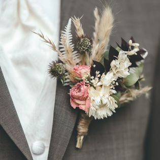 bruiloft bloemen eindhoven| bruidsbloemen Pelt| trouwdecoratie belgie|Magical Flower Pelt| Bloemstyling bruiloft| online bruidsboeket bestellen