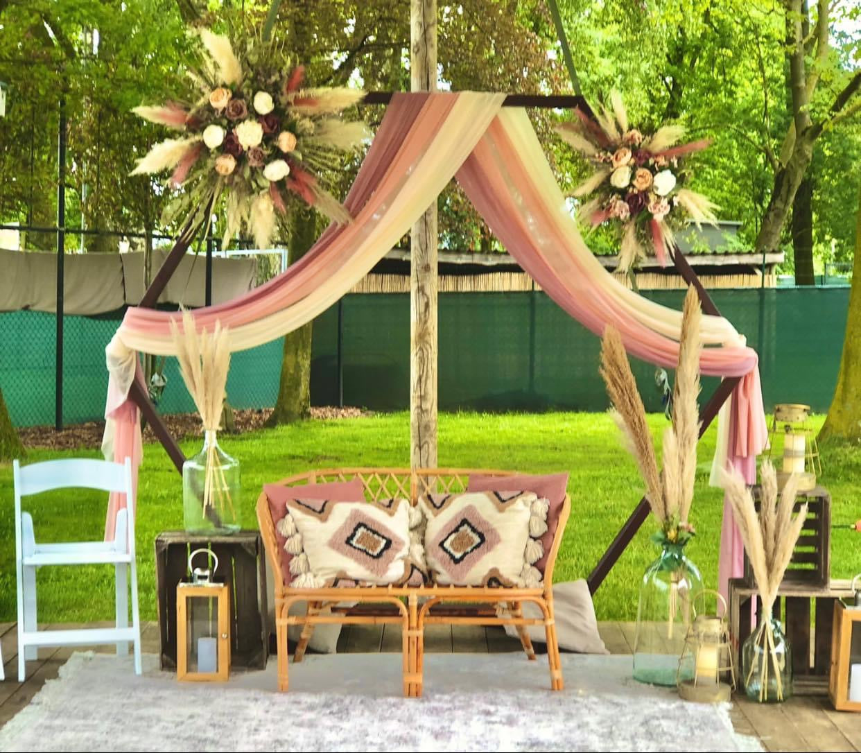 flowercloud|backdrop|bruiloft aankleding|bloemenstyling bruiloft|mooie droogbloemen| bohemian bruiloft| bruidsbloemen huren|bloemen huren bruiloft| bloemen huren evenement|magical flower