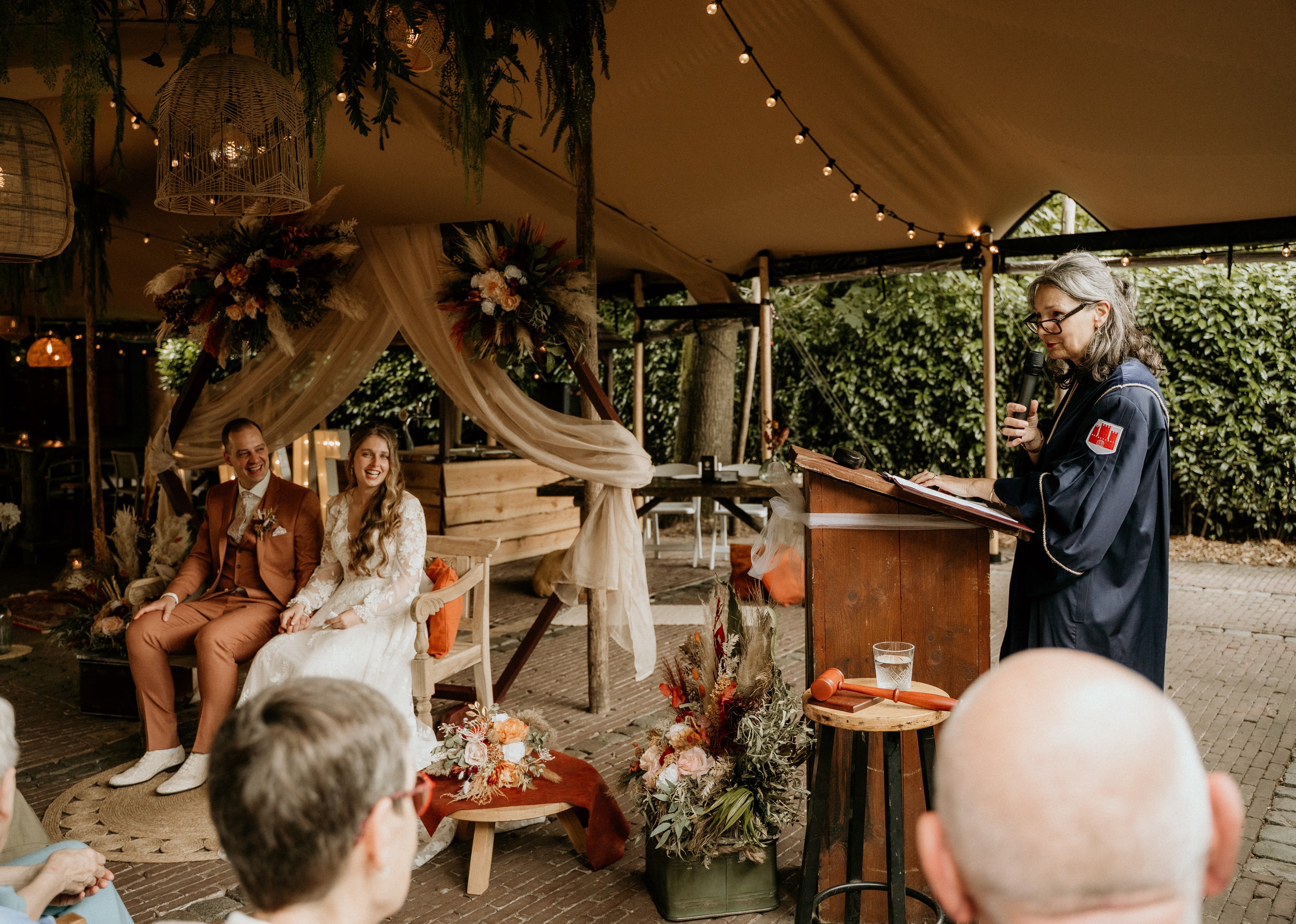 zijden bloemen huren| zijden bloemen huren events|Trouwen in de herfst| bloemen bruiloft| bruidsboeket kopen| boeket voor bruiloft| backdrop huren| bloemen huren evenement| bloemen huren evenement| b2b| bruidsbloemen huren| zijdebloemen huren| prieel met bloemen huren bruiloft| trouwdecoratie huren eindhoven| Magical Flower kunstbloemen huren bruiloft