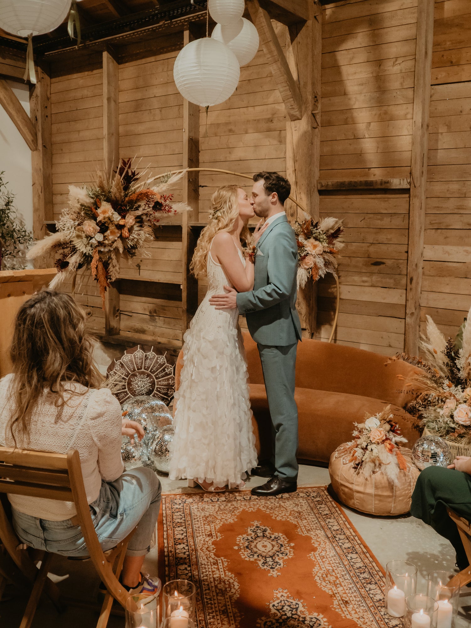 bloemen huren bruiloft|duurzame bruidsbloemen|bloemen bruiloft eindhoven|magical flower|bloemenboog huren|bloemen bruiloft goedkoop| bruidsboeket huren|zijdenbloemen huren event