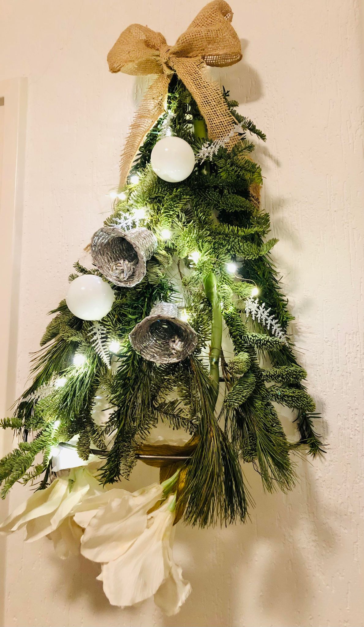 Bloemschikken kerst| kerstworkshop budel| magical flower| workshop kerstmis|kerststuk maken| pinus groen| nobilis groen decoratie