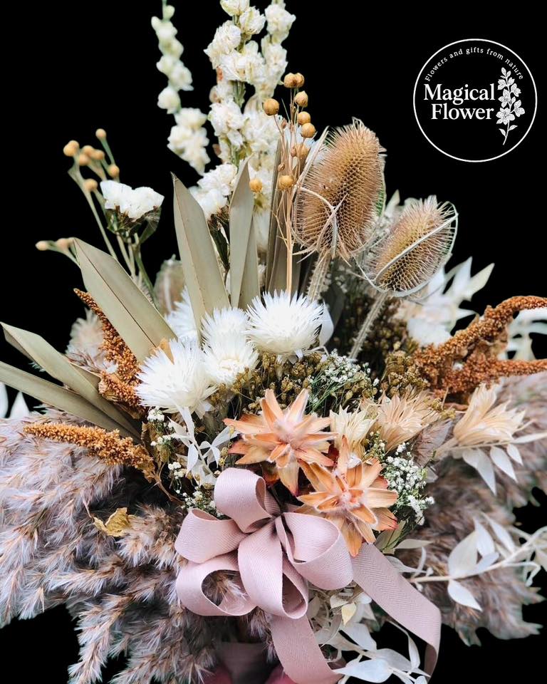 bruidsboeket van droogbloemen| bruidsboeket op maat| magical flower| bruidsboeket online bestellen| bloemen bruiloft| bruidsbloemen bestellen| boeket bruid