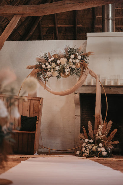zijdebloemen huren bruiloft| bloemenboog huren bruiloft| luxe bloemen bruiloft| bruidsbloemen brabant| bloemen bruiloft eindhoven| mooie bruidsbloemen| bohemian bruiloft inspiratie|bloemenstyling bruiloft brabant|bruidsbloem styliste| bruidsboeket online bestellen|magical flower