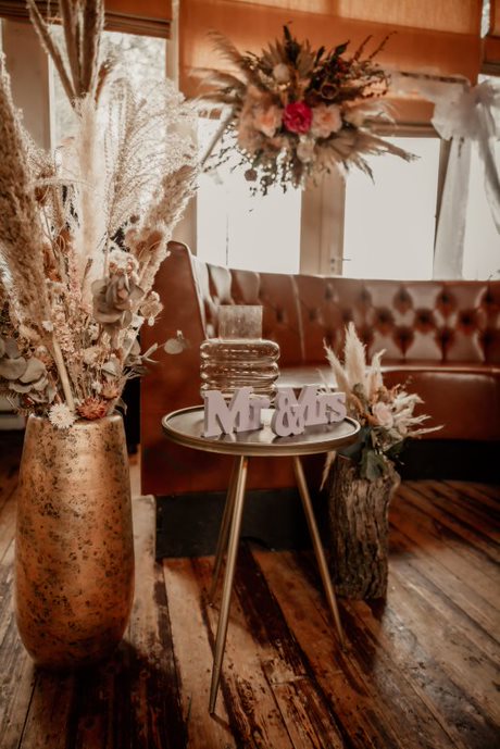 bruidsbloemen op maat| bloemen bruiloft|bruidsboeket van droogbloemen| magical flower| bloemen bruiloft belgie| bloemen bruiloft nederland| cermonie aankleding
