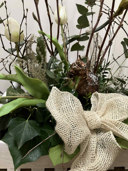 bloemschikken vooraar| bloemschikken voorjaar 2025| magical flower|bloemschikpakket| bloemschikpakketten|bloemschikken voorjaar thuis|DIY voorjaar| landelijk voorjaarstuk maken