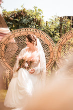 Afbeelding in Gallery-weergave laden, flowercloud|backdrop|bruiloft aankleding|bloemenstyling bruiloft|mooie droogbloemen| bohemian bruiloft| bruidsbloemen huren|bruidsboeket van droogbloemen

