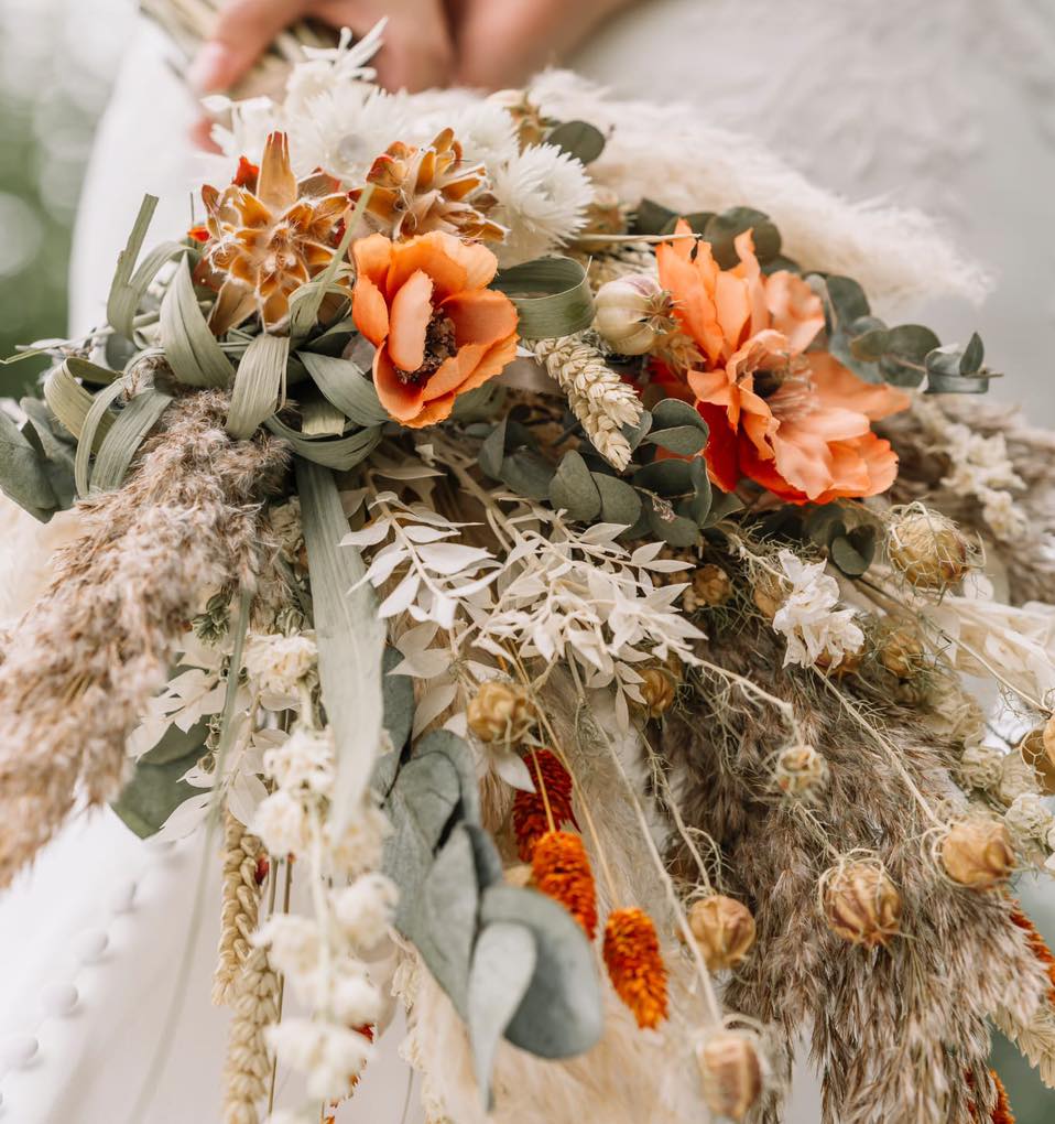 Pakket Intiem – Bruidsbloemen op maat van zijden bloemen en droogbloemen