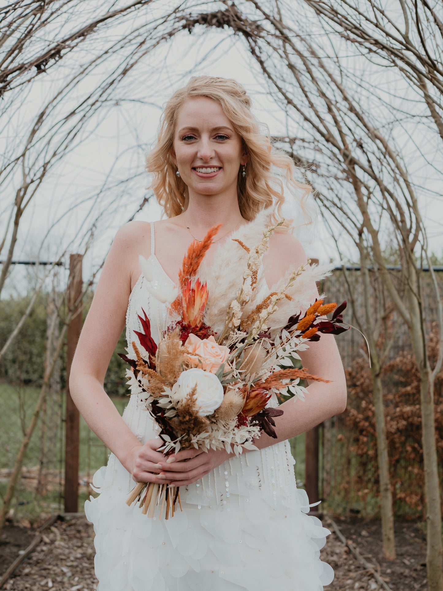 bloemen huren bruiloft|duurzame bruidsbloemen|bloemen bruiloft eindhoven|magical flower|bloemenboog huren|bloemen bruiloft goedkoop| bruidsboeket huren|zijdenbloemen huren event