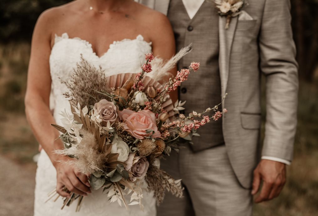 Pakket Intiem – Bruidsbloemen op maat van zijden bloemen en droogbloemen