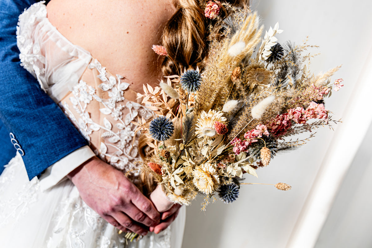 bruiloft bloemen eindhoven| bruidsbloemen Pelt| trouwdecoratie belgie|Magical Flower Pelt| Bloemstyling bruiloft| online bruidsboeket bestellen