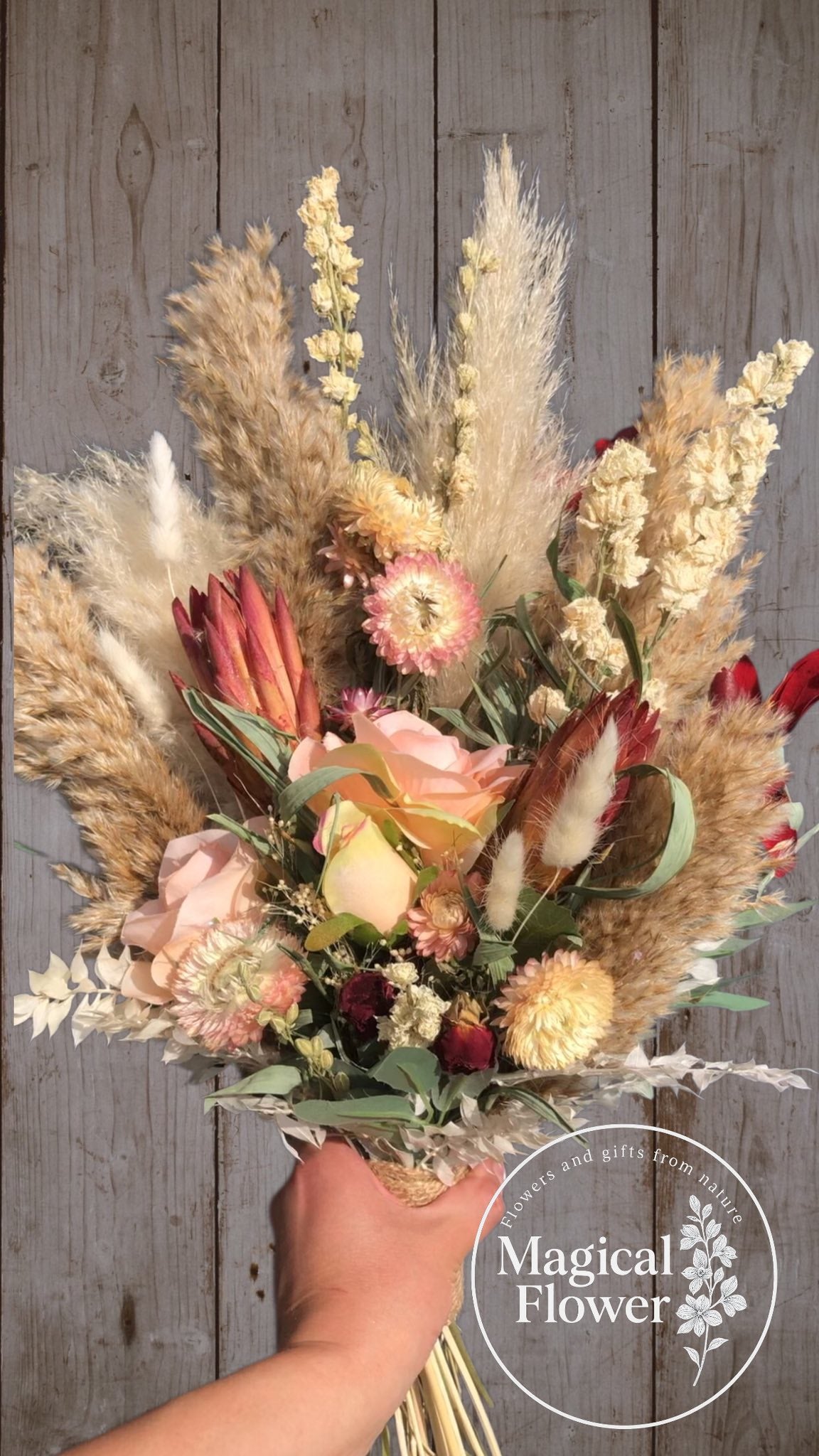 bruidsboeket van droogbloemen| bruidsboeket op maat| magical flower| bruidsboeket online bestellen| bloemen bruiloft| bruidsbloemen bestellen| boeket bruid