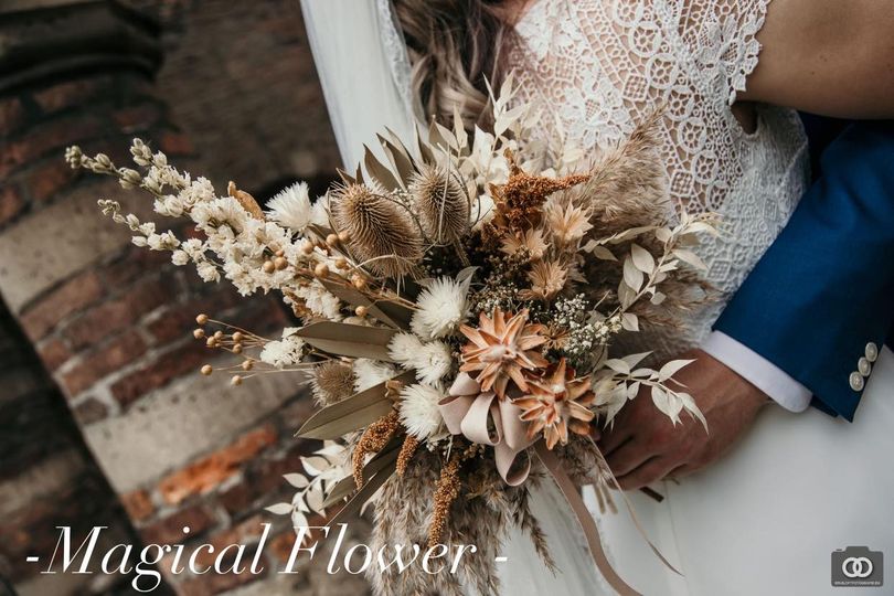 bloemen voor trouwen | trouwen in 2023| bruidsboeket van droogbloemen|magical flower| droogbloemen boeket voor bruiloft| bruidsboeketje| bloemen voor huwelijk| inspiratie bruiloft| bloemen aankleding zaal en tuin bruiloft