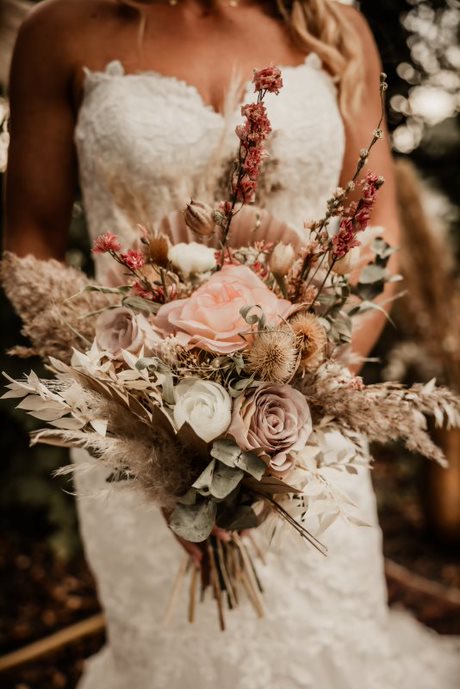 Pakket Intiem – Bruidsbloemen op maat van zijden bloemen en droogbloemen
