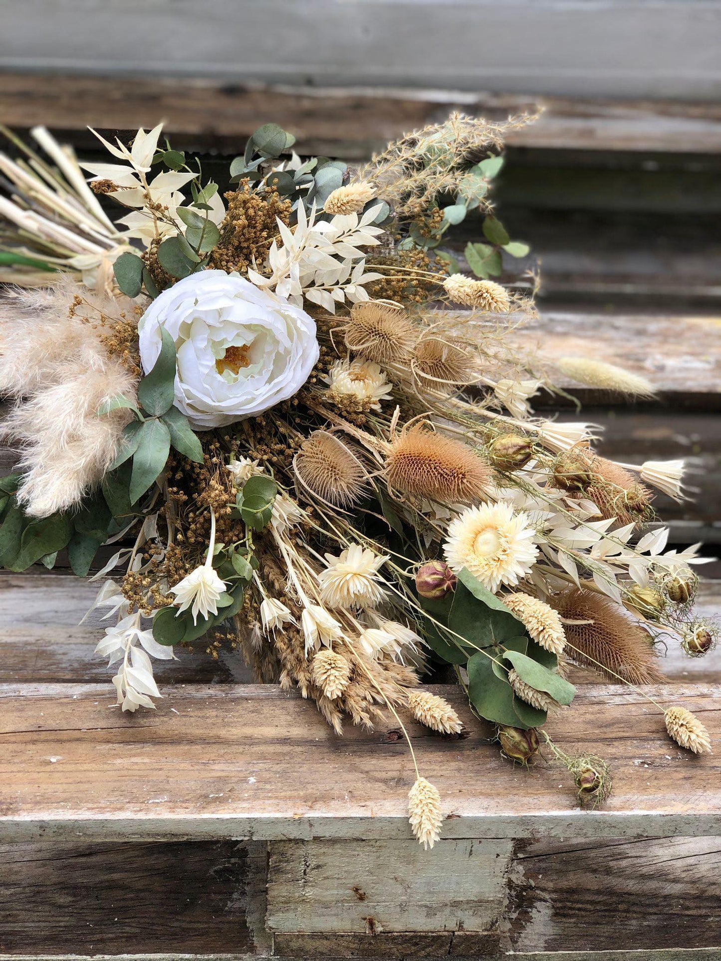 bruidsboeket van droogbloemen wit| bloemen bruiloft bestellen| bruidsboeket verzenden| bruidsboeket van droogbloemen neutraal| bloemen bruiloft bestellen|corsages van droogbloemen|bohemien bruidsboeket |online bruidsboeket bestellen|magical flower| bruidsboeket eindhoven 