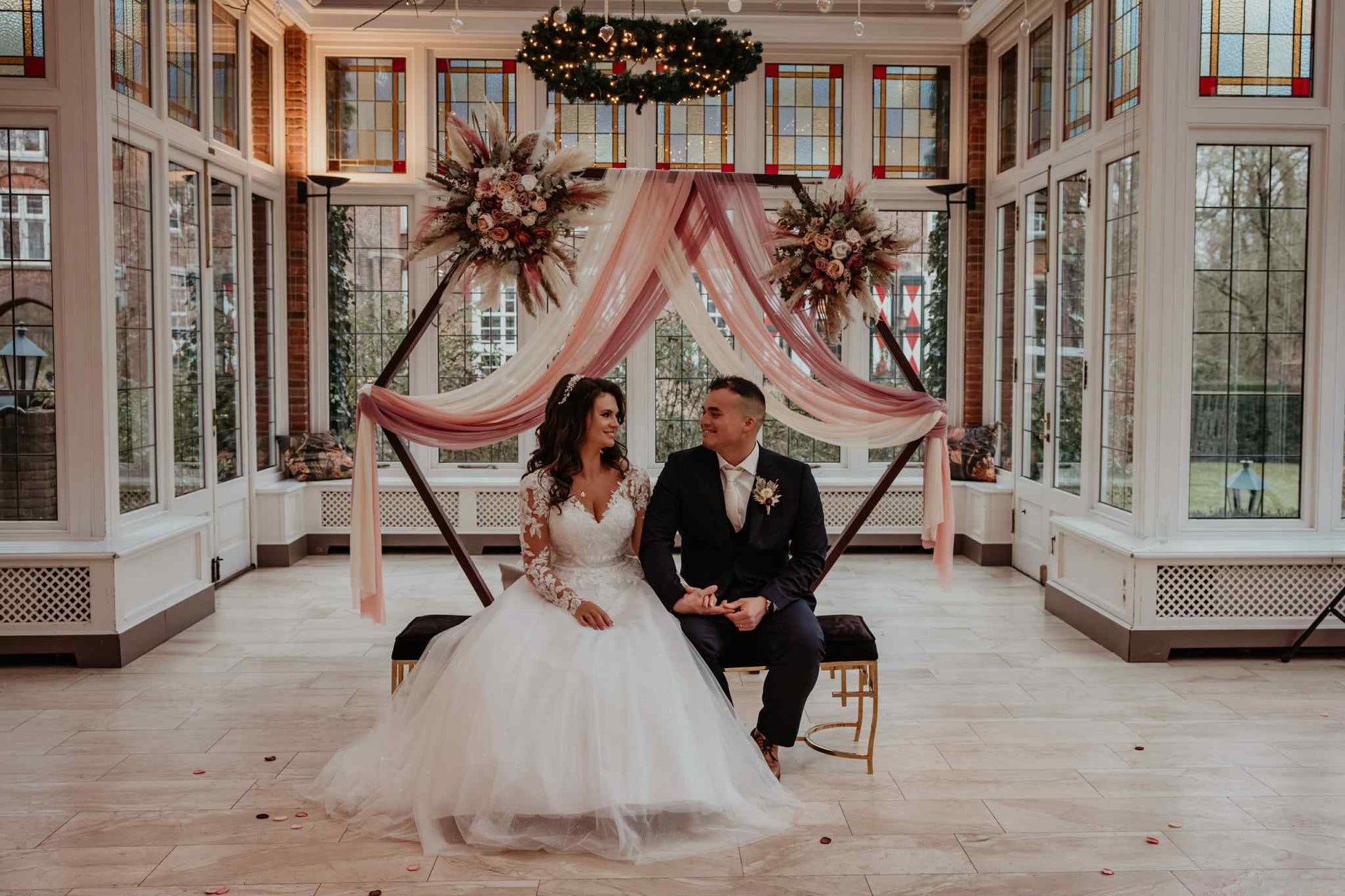 Zijdenbloemen huren| luxe zijdenbloemen huren bruiloft| bloemen huren bruiloft| bloemen bruiloft eindhoven| bloemen huren bruiloft België| Bloemen bruiloft online| decoratie bruiloft huren| magical flower