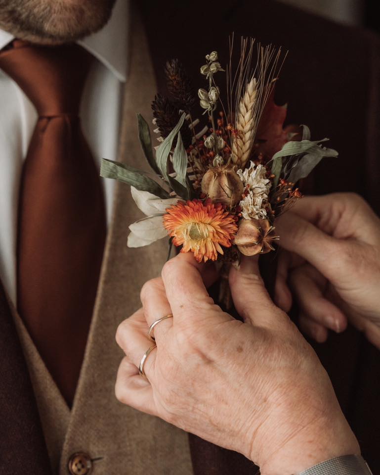 bruiloft bloemen eindhoven| bruidsbloemen Pelt| trouwdecoratie belgie|Magical Flower Pelt| Bloemstyling bruiloft| online bruidsboeket bestellen