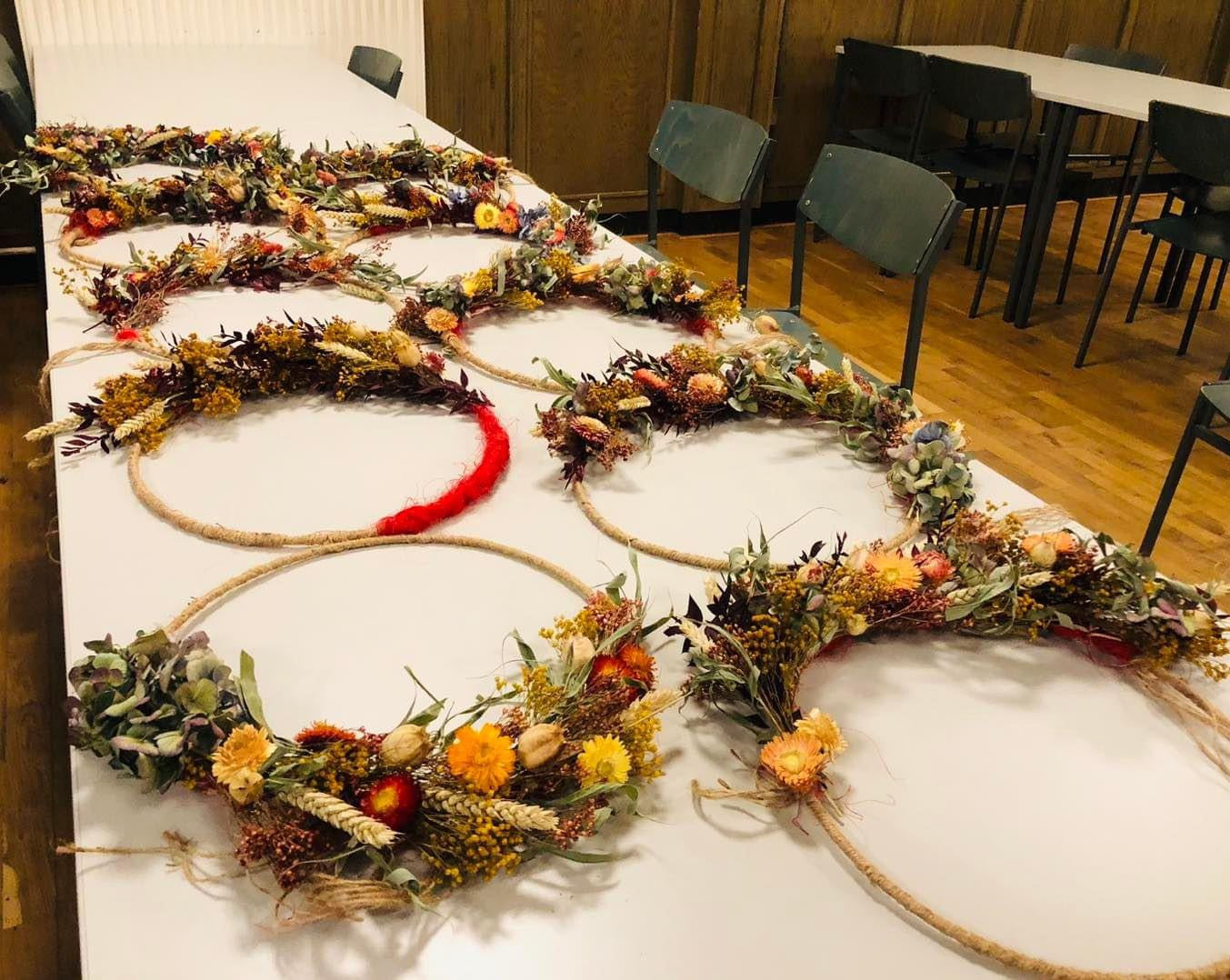 bachelorette box|vrijgezellenfeest activiteit| bloemschikken met personeel|personeelsuitje| diy voor groepen| familie uitje|vrijgezellenfeest | uitje eindhoven| goedkoop vrijgezellenfeest activiteit