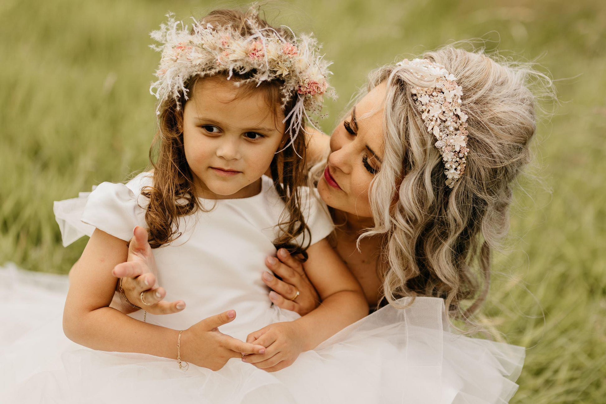 Haarbandje kindje|bloemen kroon kindje| bohemien haarbandje| bandje haar kindje| haarversiering kindje bruiloft| versiering haren bruiloft|magical flower