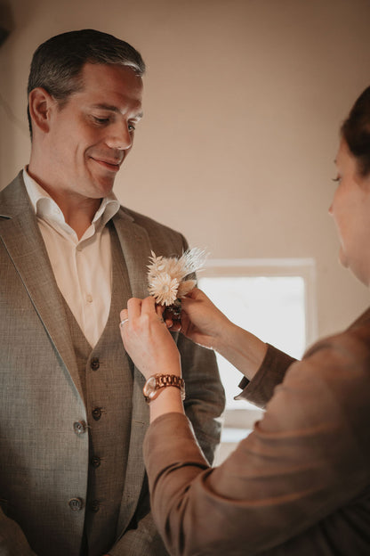 zijdebloemen huren bruiloft| bloemenboog huren bruiloft| luxe bloemen bruiloft| bruidsbloemen brabant| bloemen bruiloft eindhoven| mooie bruidsbloemen| bohemian bruiloft inspiratie|bloemenstyling bruiloft brabant|bruidsbloem styliste| bruidsboeket online bestellen|magical flower