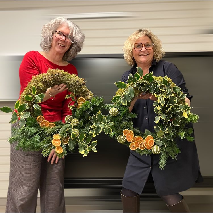 workshop krans maken belgie| bloemschik workshop nederland| krans maken Pakket| magical flower| bloemschikken brabant| vriendinnenuitje | personeelsuitje brabant