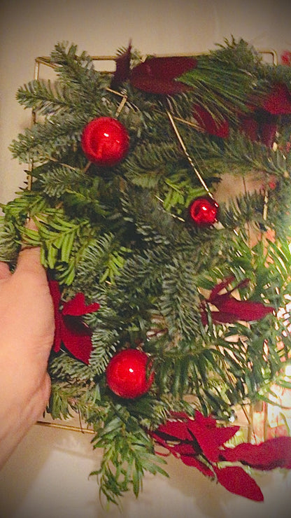 Kerstworkshop budel | workshop kerst eindhoven| kerstdecoratie | kerst | bloemschikpakket kerst 