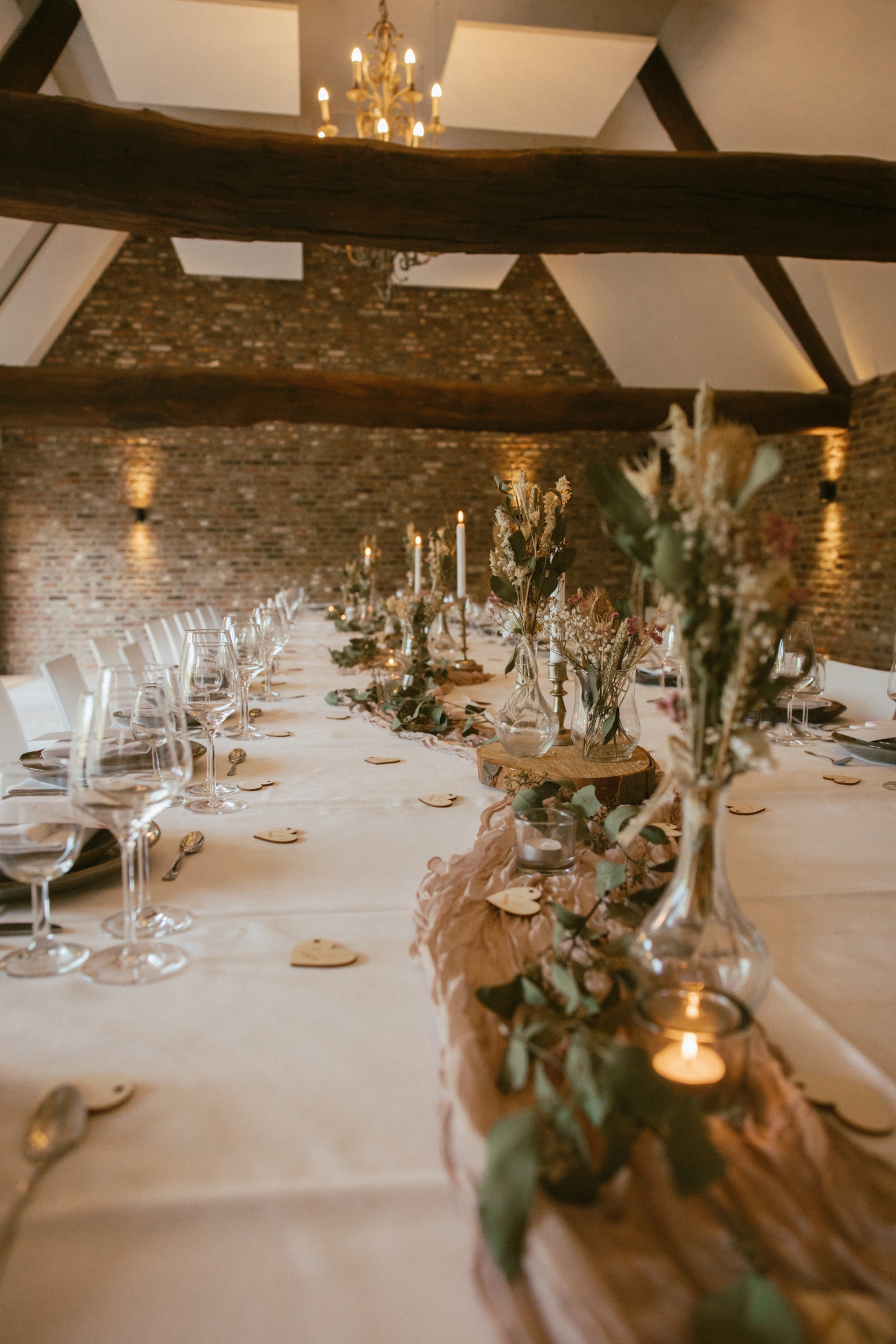 duurzame bloemen voor jullie bruiloft| bruidsbloemen op maat| Tafelaankleding| bloemen bruiloft|bruidsboeket van droogbloemen| magical flower| 