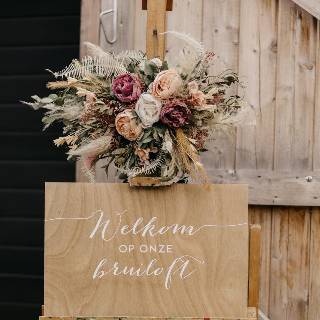 flowercloud|backdrop|bruiloft aankleding|bloemenstyling bruiloft|mooie droogbloemen| bohemian bruiloft| bruidsbloemen huren|bloemen huren bruiloft| bloemen huren evenement|magical flower