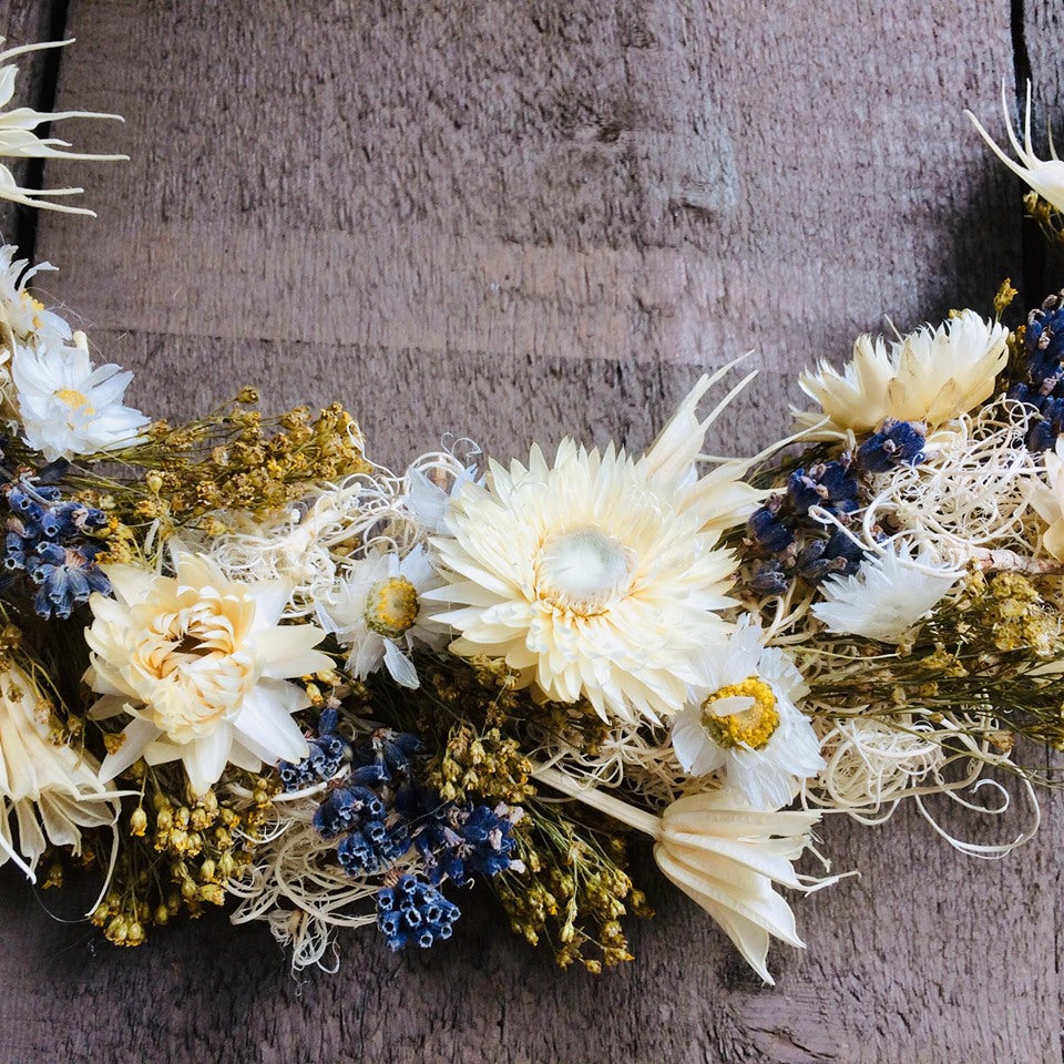 droogbloemen krans| workshop droogbloemen krans maken| hoe moet ik een droogbloemen krans maken?| droogbloemen krans pakket|DIY|droogbloemen workshop| Droogbloemen webshop| bloemen ring maken| cursus droogbloemen budel|droogbloemen cursus eindhoven| magical flower| magic flowers |