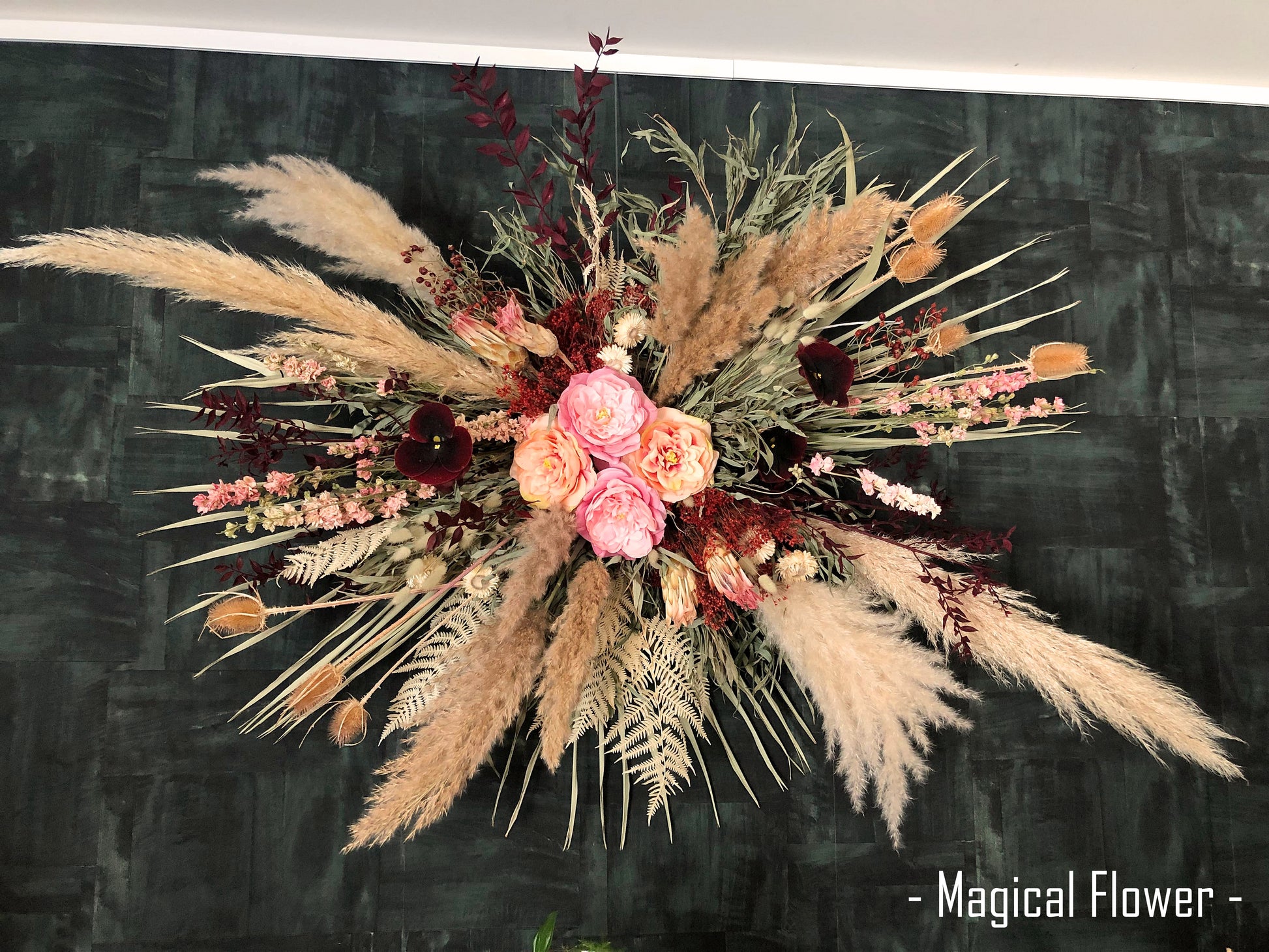 backdrop| flowercloud |bruidsversiering| bruiloft bloemen| droogbloemen bruiloft|  wat kost een bruidsboeket| bloemen wolk bestellen| wand versiering bruiloft |bruidsversiering |droogbloemen huwelijk| droogbloemen bruiloft |magical flower 