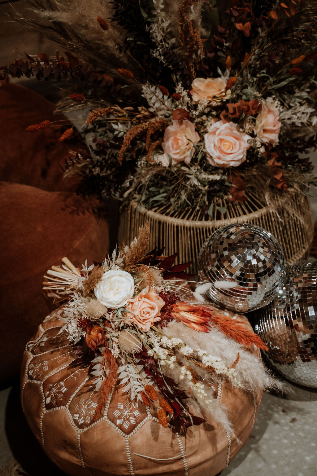 droogbloemen bruiloft| bruidsboeket herfst| bruidsboeket van droogbloemen| bruidsboeket van droogbloemen | bloemen bruiloft| | bruidsboeket droogbloemen| trends bruiloft 2025| bohemian bruidsboeket| bruidsbloemen| droogbloemen bruiloft|bloemstuk bruiloft| mooie bruidsbloemen | exclusieve bruidsbloemen|magic flower| magical flowers |magical Flower