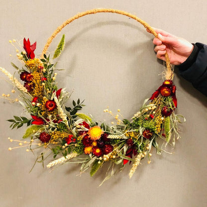 droogbloemen krans workshop| babyshower workshop| babyshower inspo|magical flower| babyshower uitje| vrijgezellenfeest|vriendinnen workshop