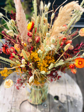 Hoe maak je een droogbloemen boeket? | DIY|  Bloemschik pakket  | Vul je eigen vaas